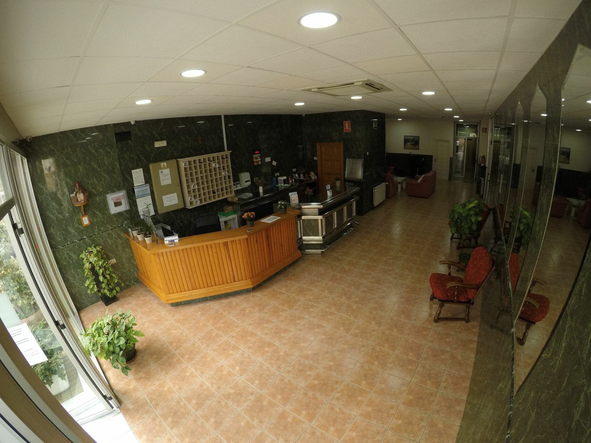 Hostal La Casa De Enfrente Málaga Buitenkant foto