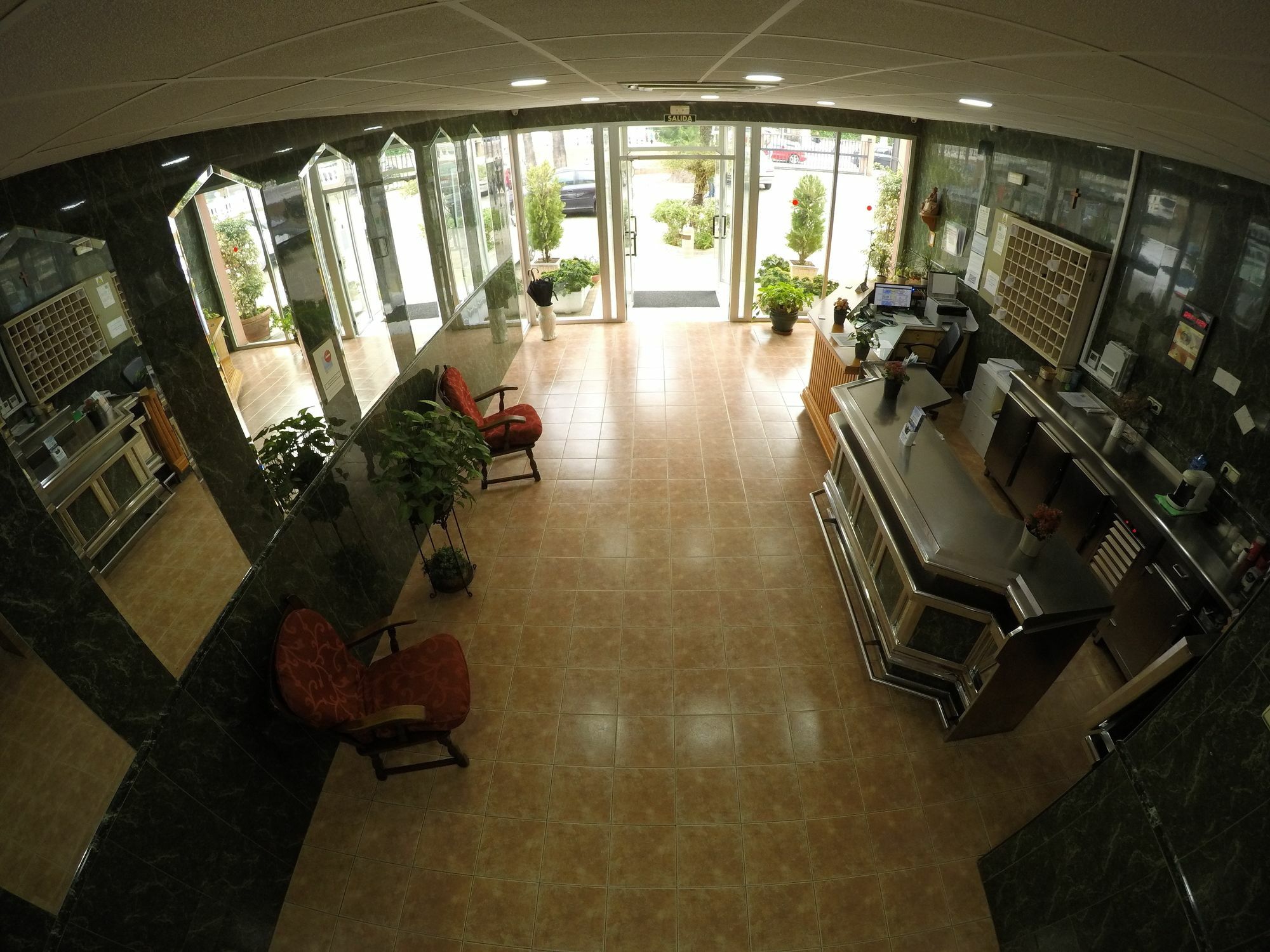 Hostal La Casa De Enfrente Málaga Buitenkant foto